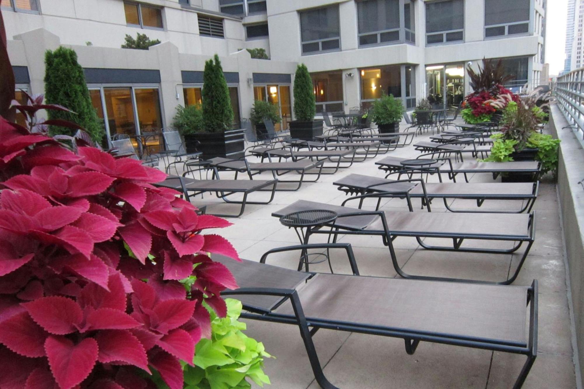 Courtyard By Marriott Chicago Downtown/River North Dış mekan fotoğraf
