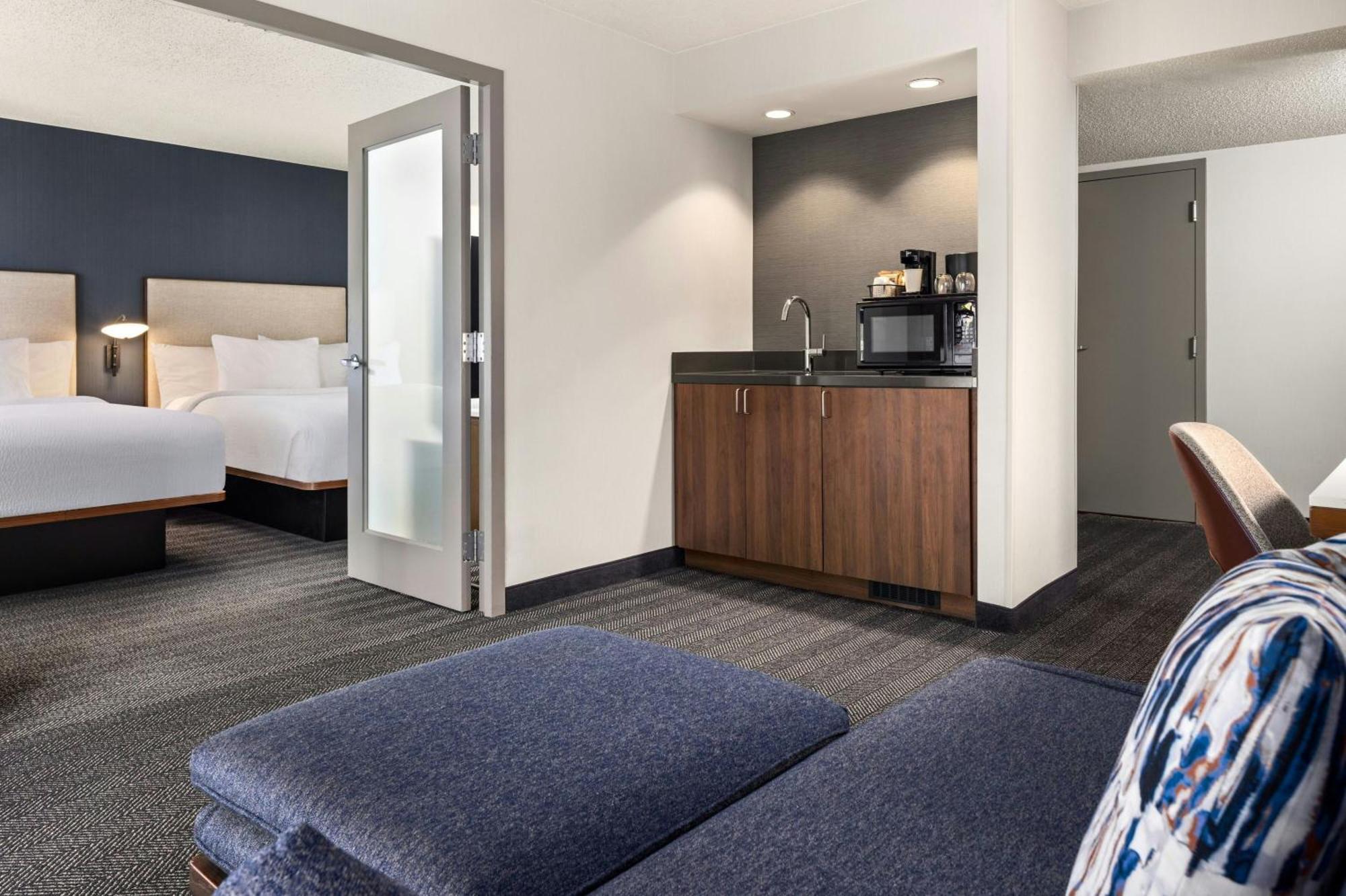 Courtyard By Marriott Chicago Downtown/River North Dış mekan fotoğraf